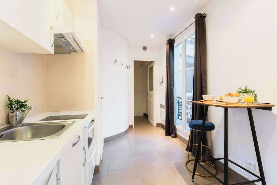 The kitchen and dining area