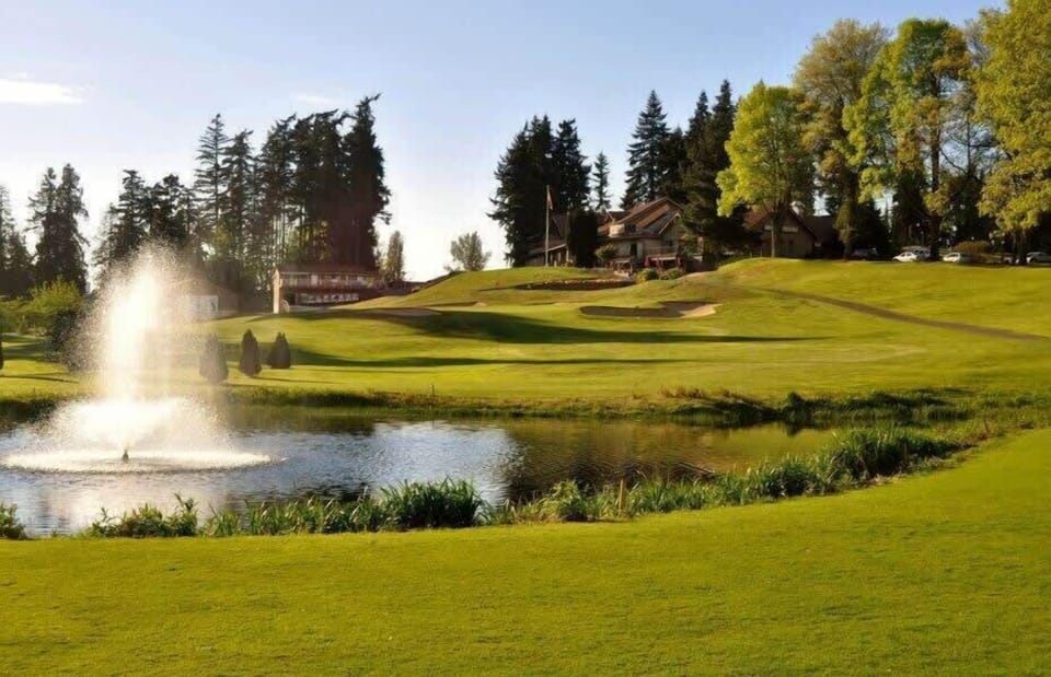 4 minutes driving to Nile Shrine Golf Course