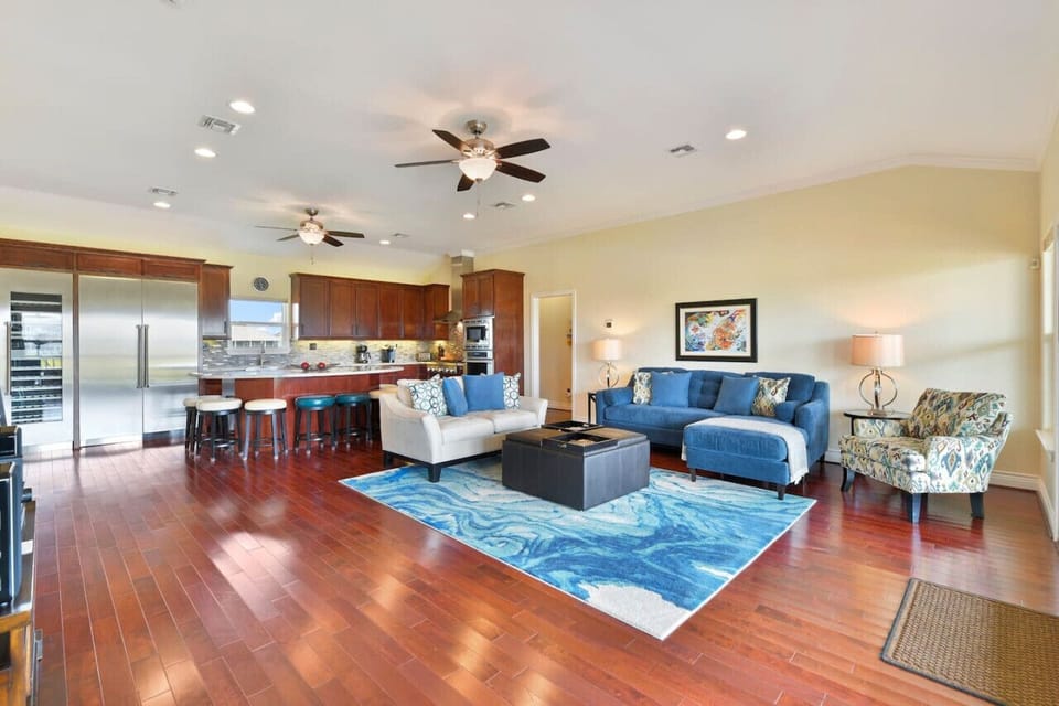 Living room | Dining Area