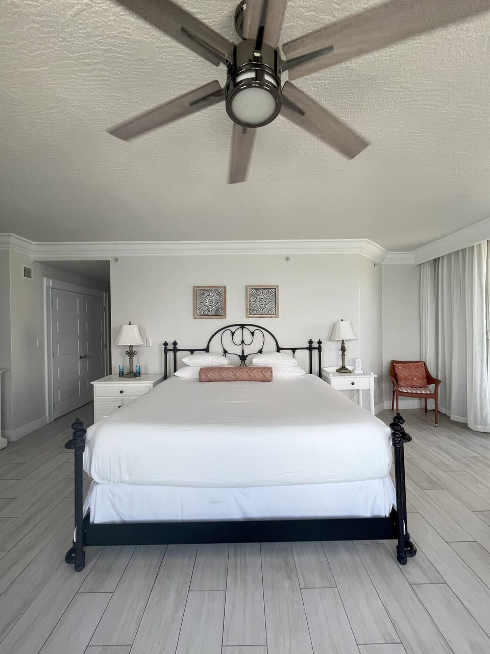 1 King Bed