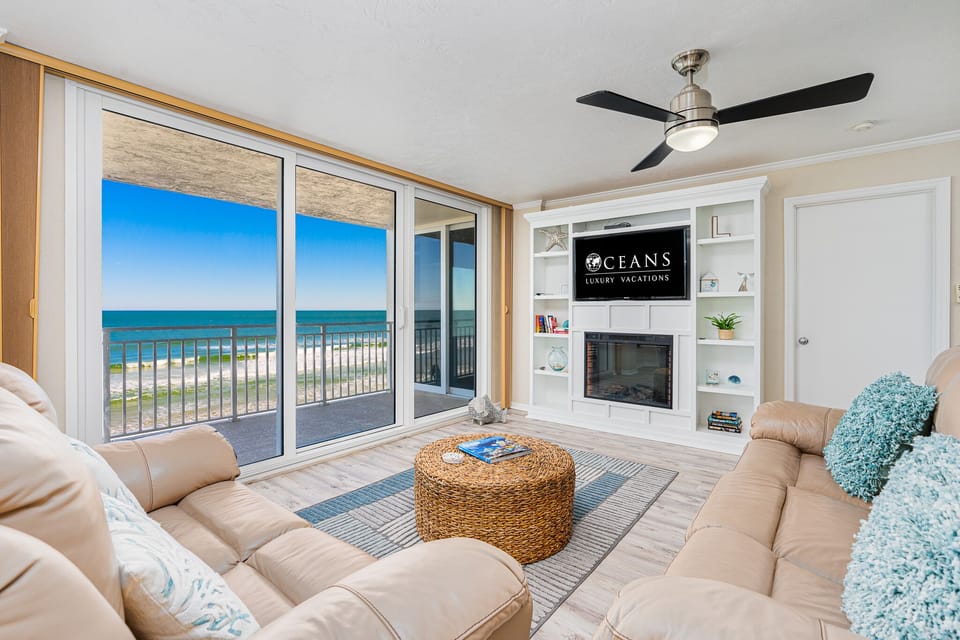 Oceanfront Family Room with entertainment center