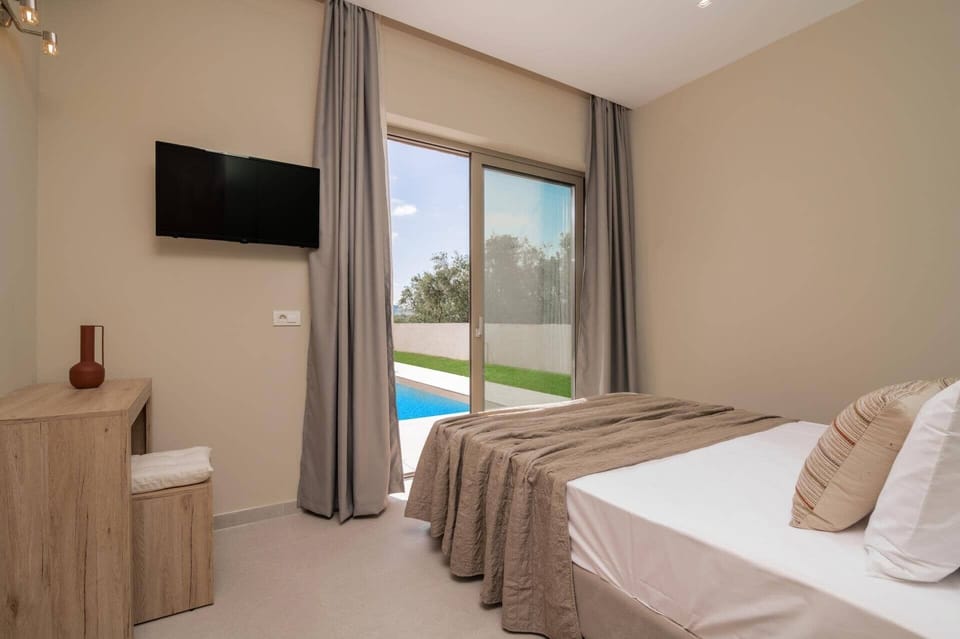 Villa Alcova image