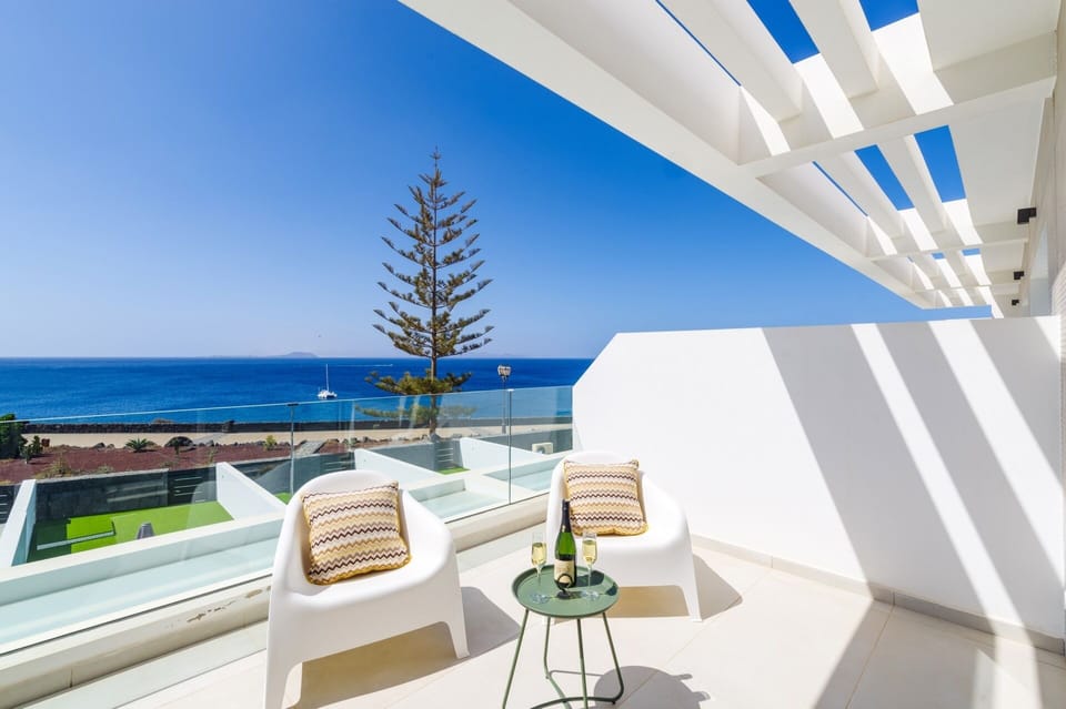 Villa Verde Blanca image