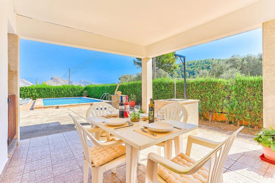 Villa Oliver image