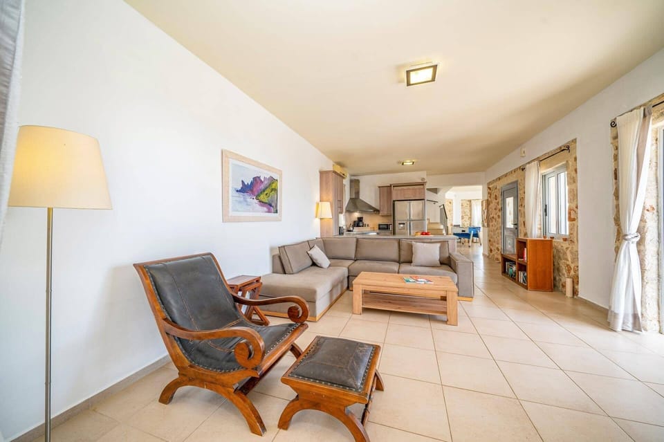 Villa Estiasi image