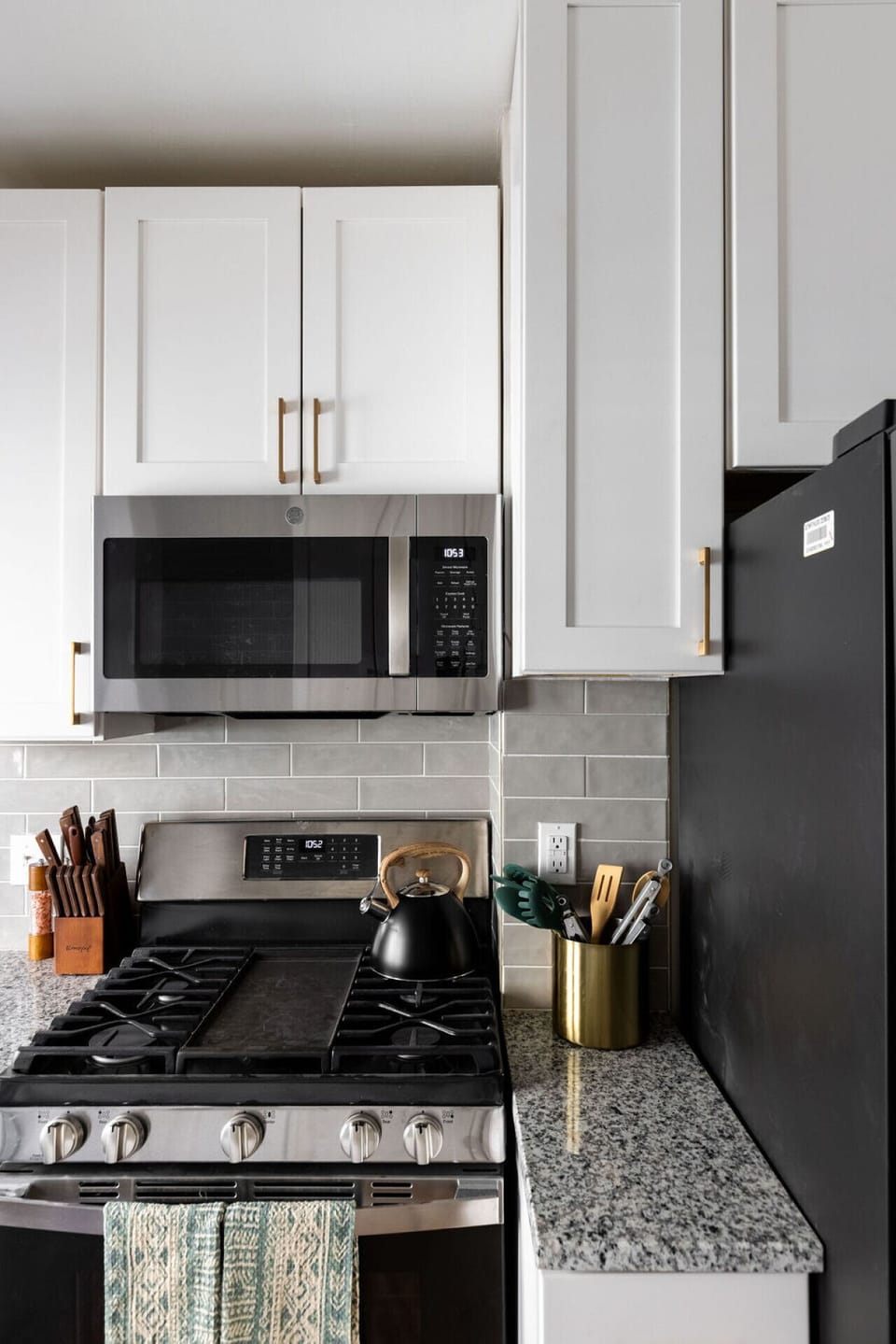 Feel free to utilize these full appliances in the kitchen as needed