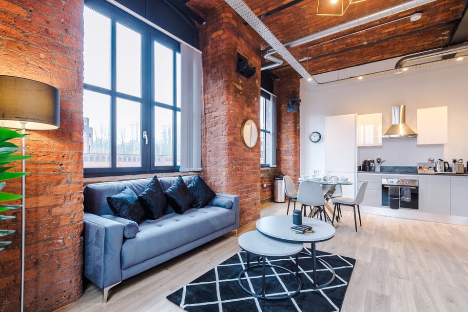 Living Room / Lounge