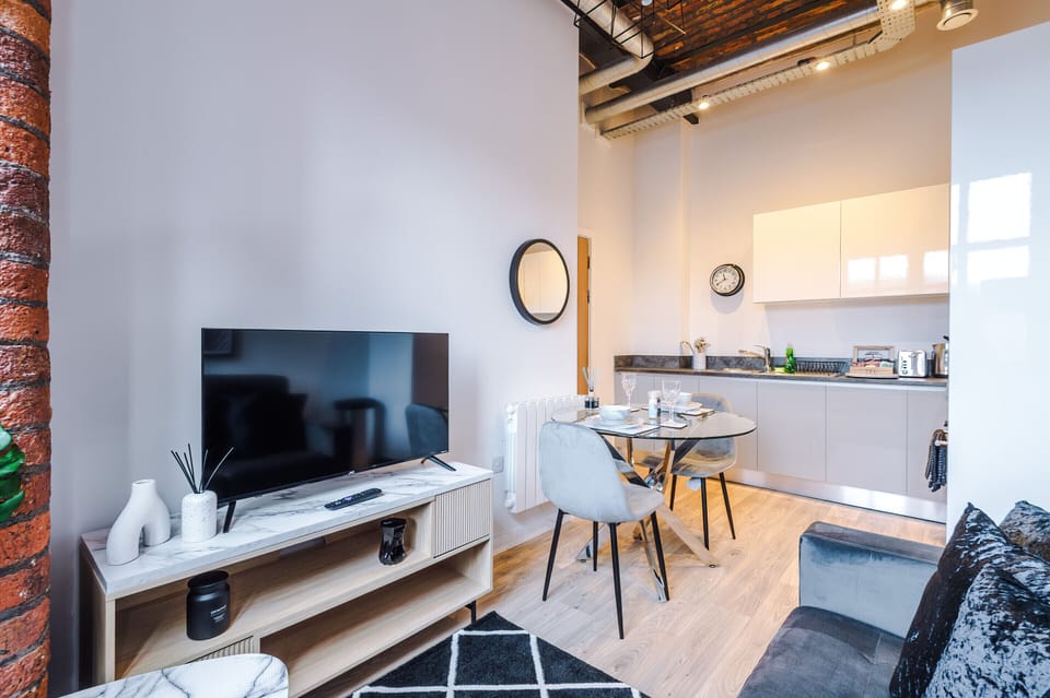Living Room / Lounge