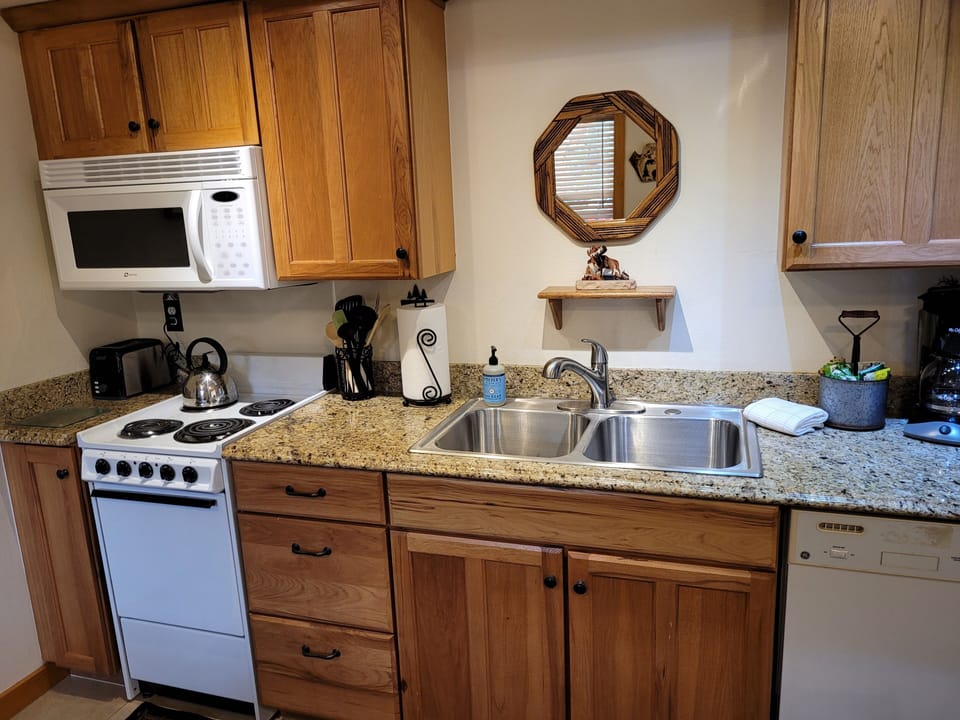 Gally style kitchenette with everything you need 