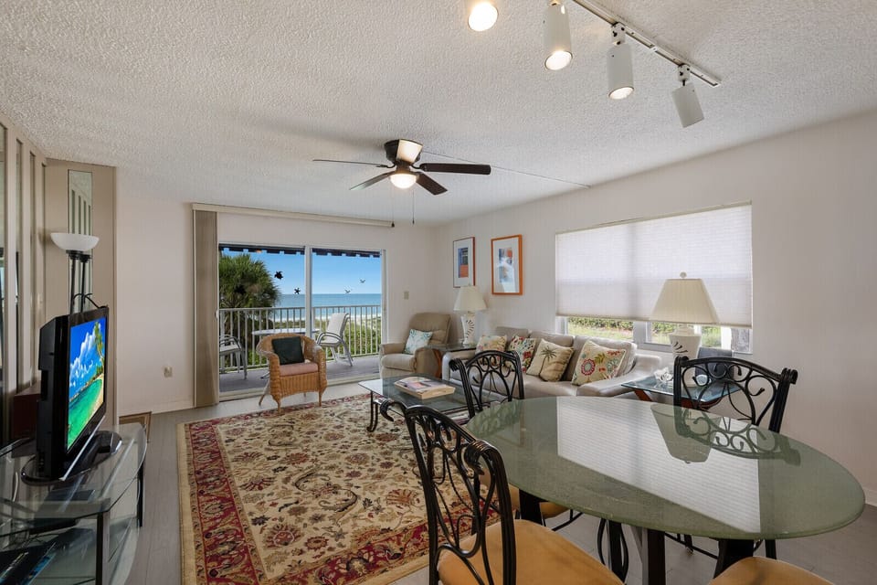 Dining Room / Living Room