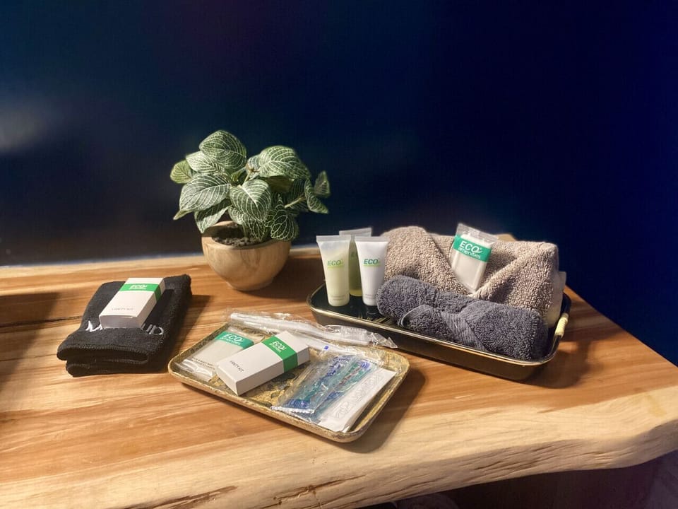 Bathroom amenities