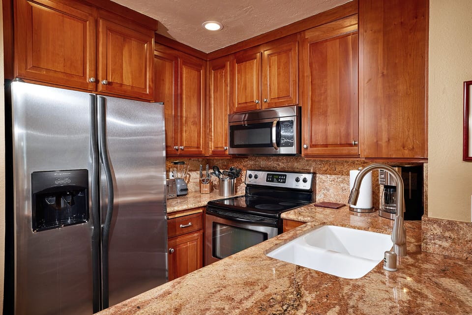 Fully stocked kitchen to make all your favorite vacation meals