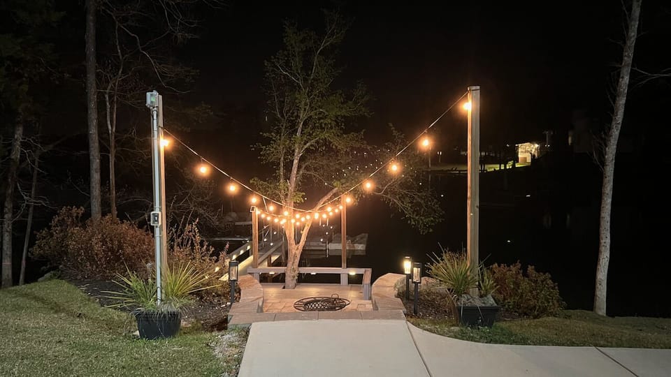 The home is well light to enjoy outdoor living space 24/7!