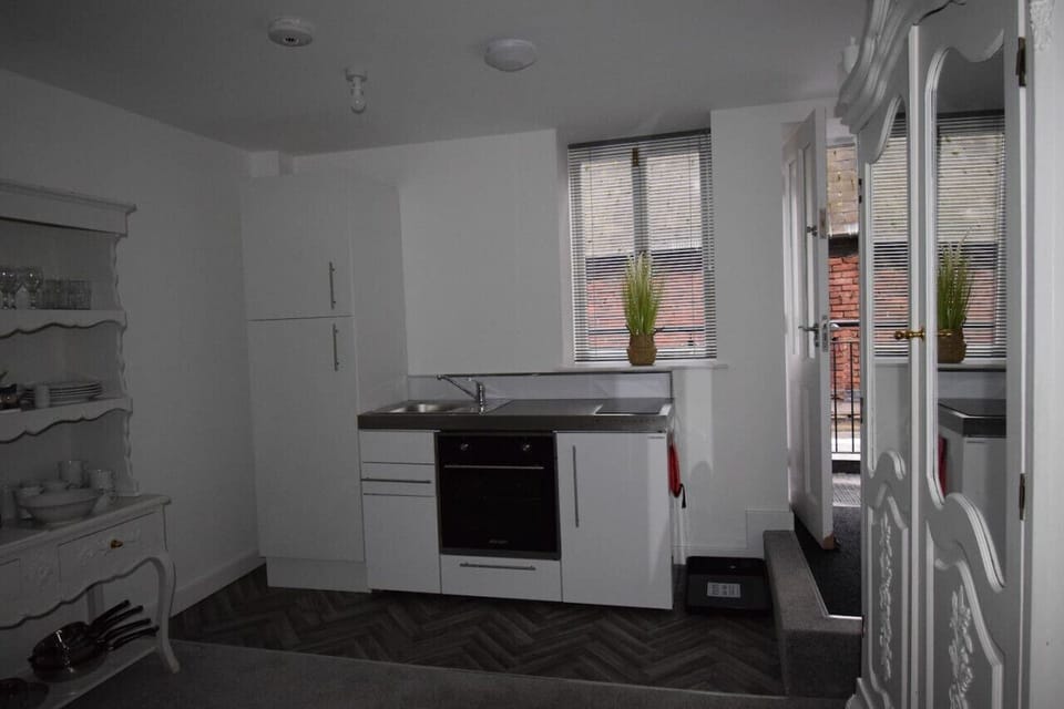 Modern Kitchenette