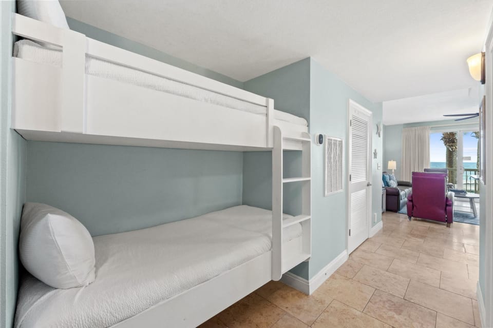 Bunk Alcove