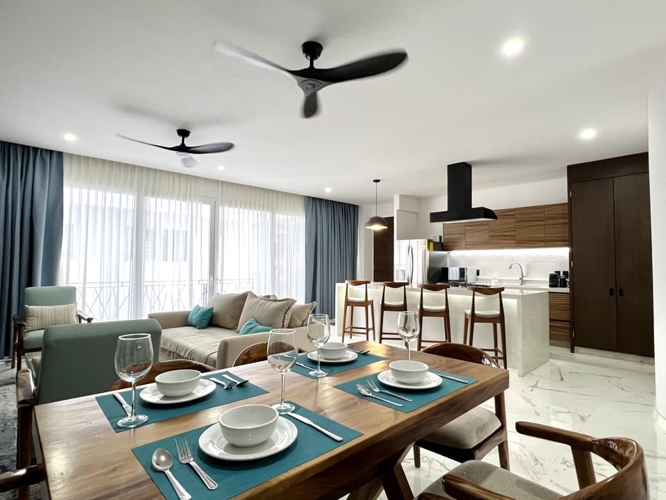 Dining room.