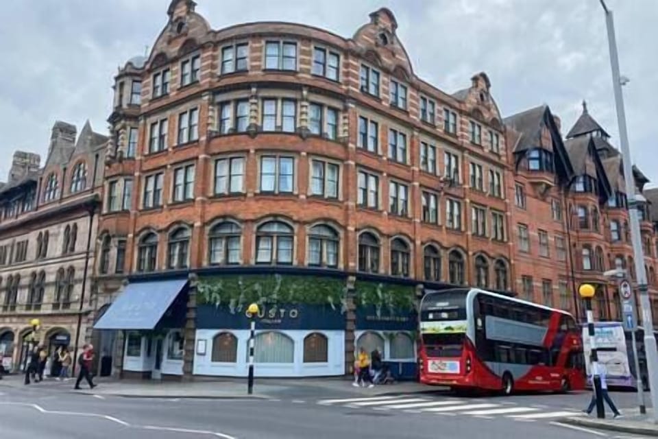 7926c5bb b0f4 4c1c b93e 752824814252