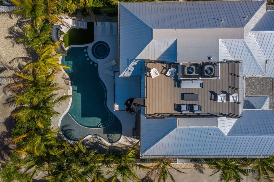 Big Kahuna by Lido Key Vacations