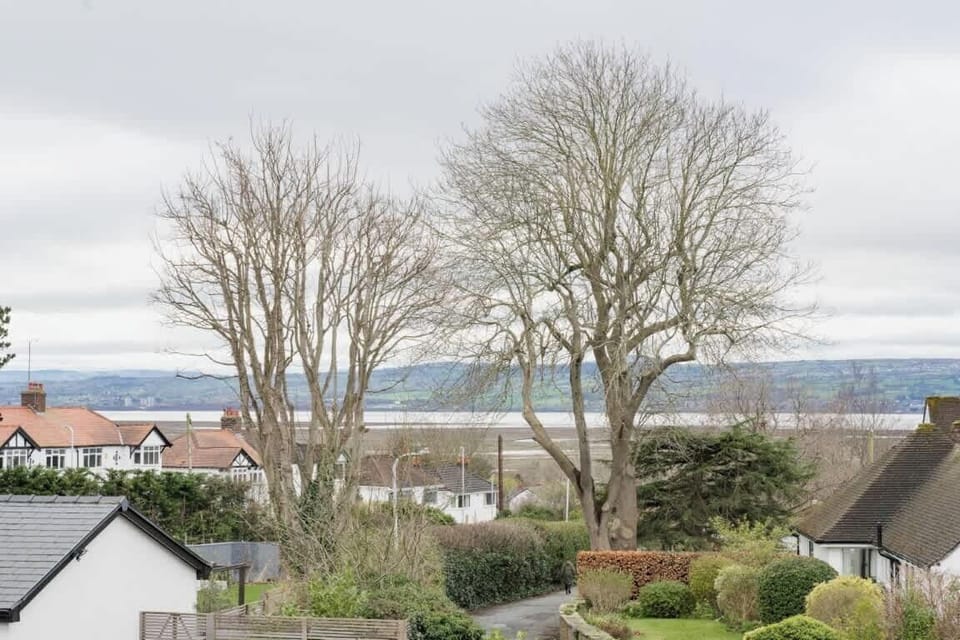 Property Views: enjoy stunning views out to the estuary from our newly renovated barn conversion.