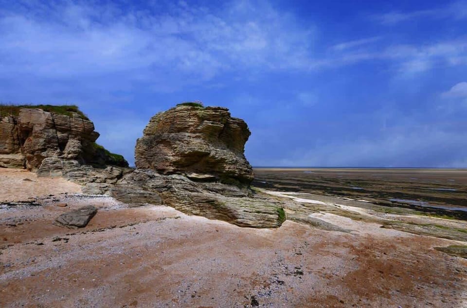 The Red Rocks Nature Reserve: a 13 minute-walk from the property, the nature reserve offers a beautiful and peaceful place to explore and enjoy the natural beauty of the area.