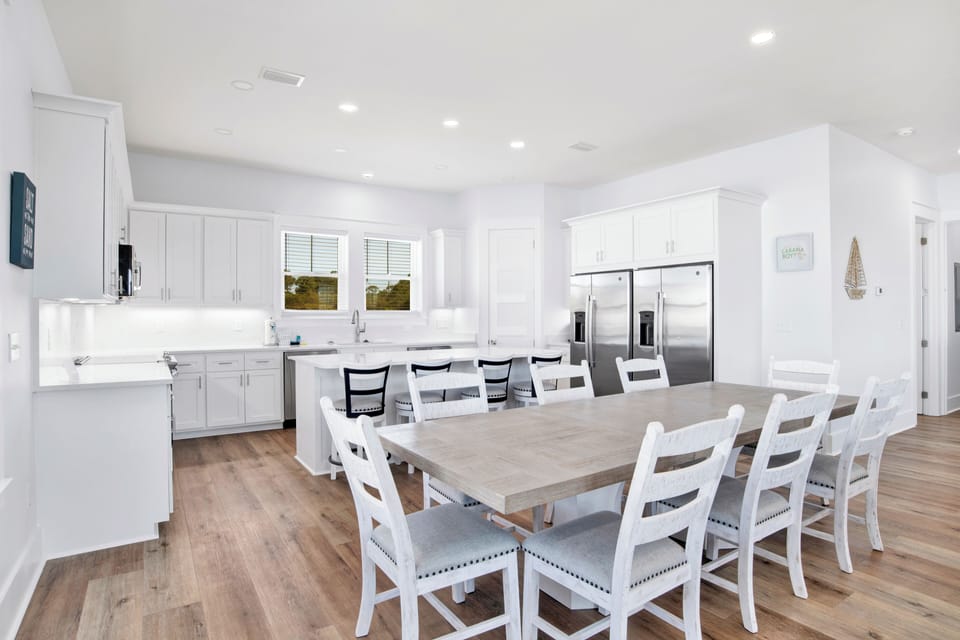 Double refrigerators in the kitchen