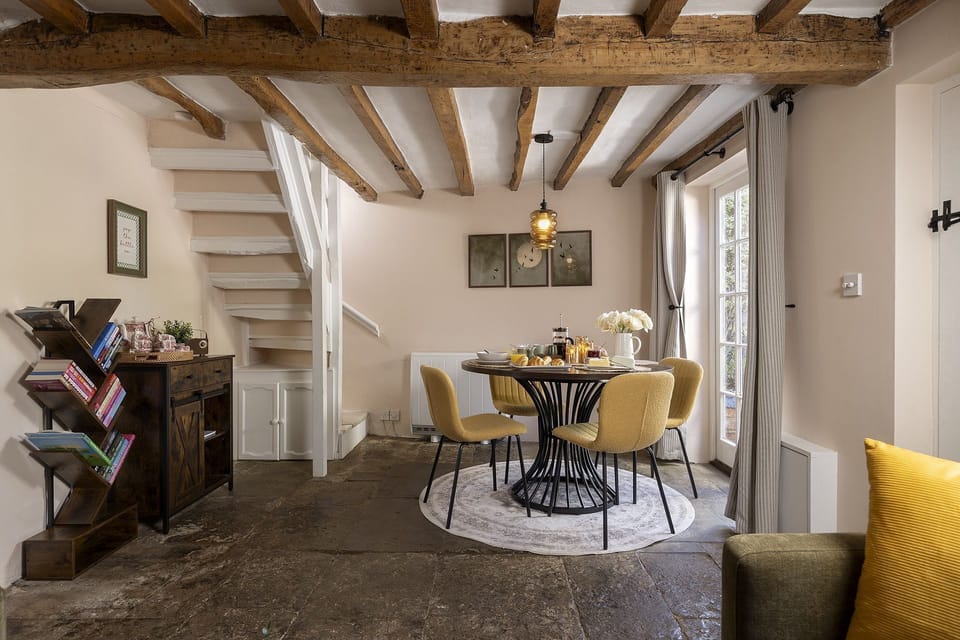 Orchard Cottage Dining Area - StayCotswold