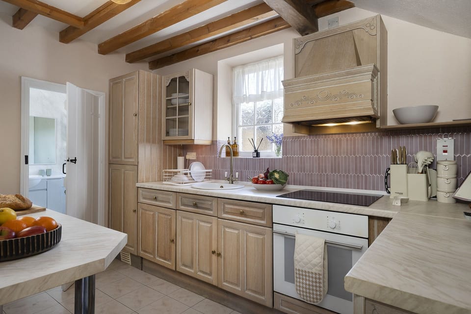 Orchard Cottage Kitchen - StayCotswold