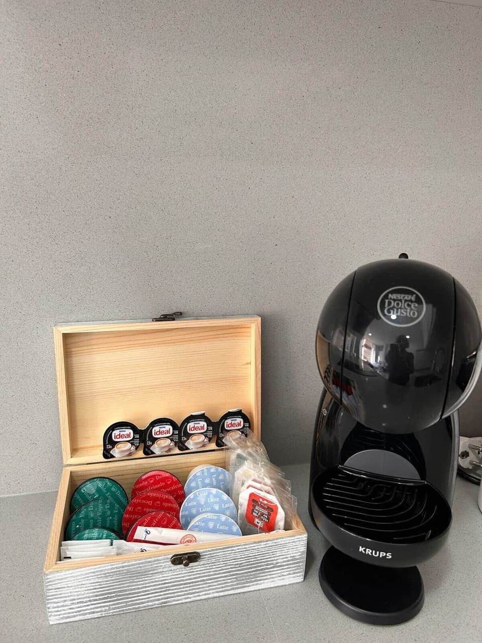 Amenities: coffee and tea kit