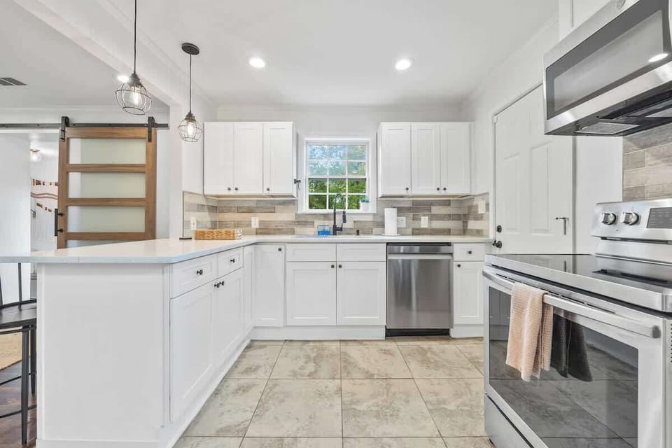 Would you look at this kitchen omg!