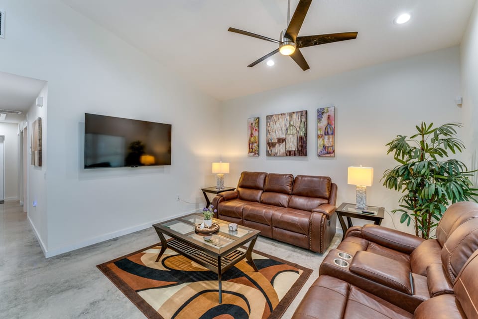 Daytona Beach Vacation Rental | 3BR | 2BA | 1,300 Sq Ft | 2 Steps to Access