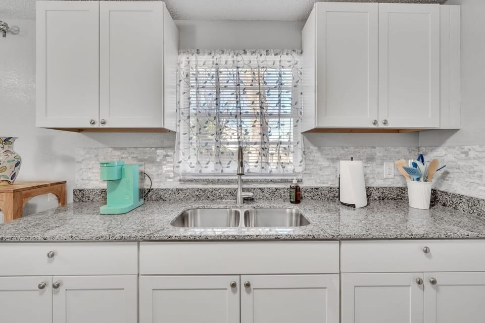 Indoors, Sink, Sink Faucet, Kitchen, Window