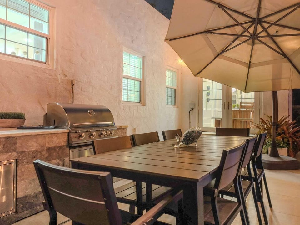 Outdoor dining