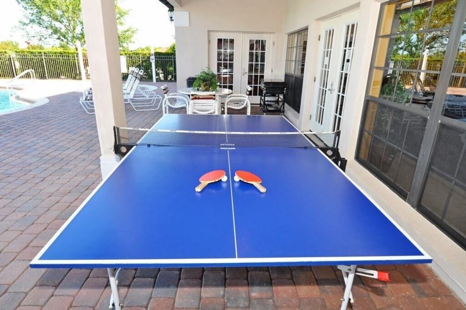 Beautiful 5 bed 3.5 bath villa located in High Grove