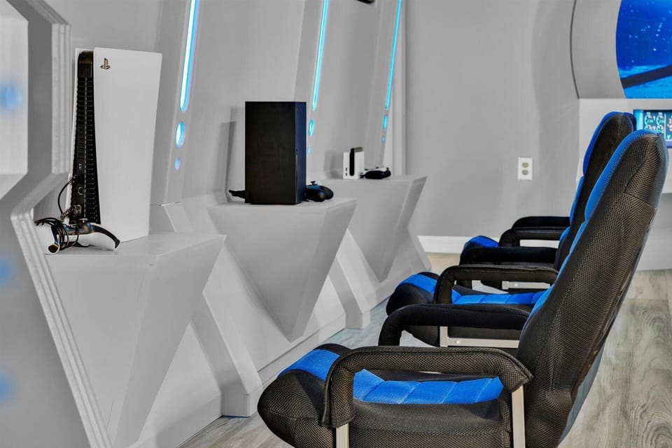 Relaxation station: Our living room welcomes you with open arms!