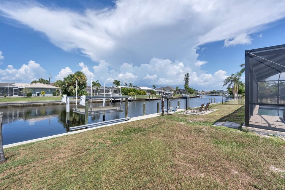 Beautiful 3 bed 2 bath villa located in Charlotte Harbor Area