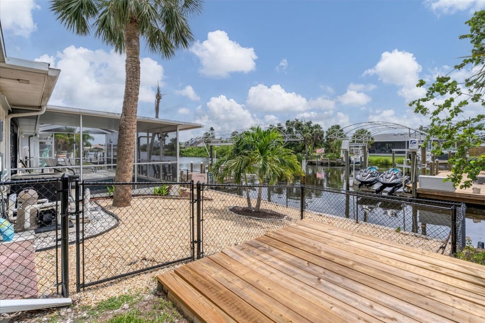 Beautiful 3 bed 2 bath villa located in Charlotte Harbor Area