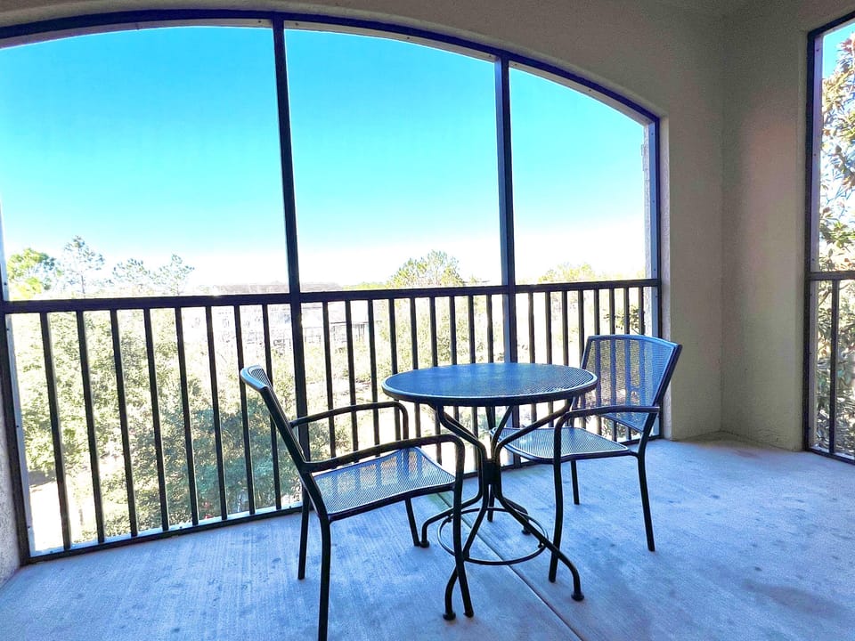 Beautiful 2 bed 2 bath condo located in Tuscana Resort