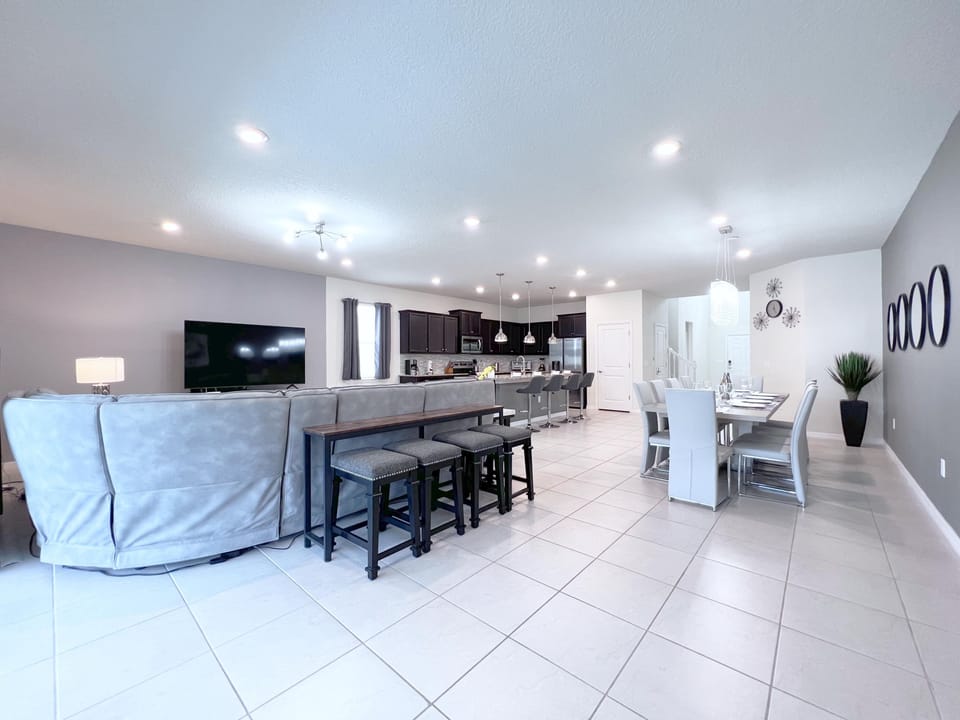 Relaxation station: Our living room welcomes you with open arms!