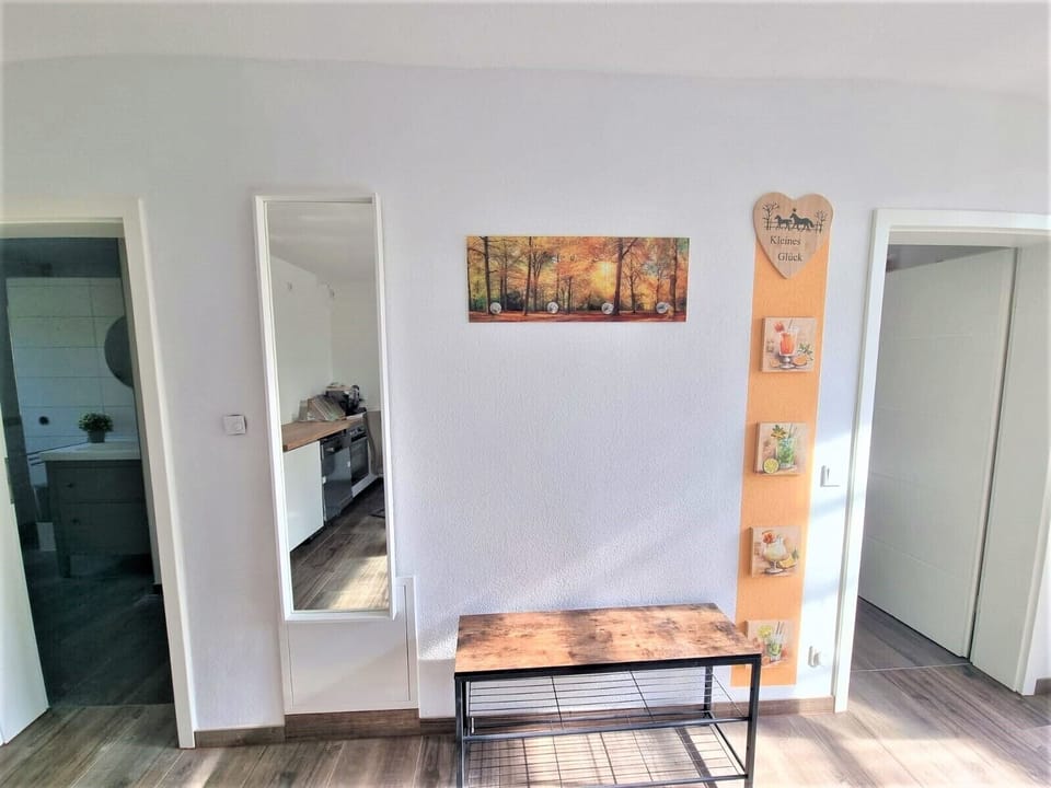 loving entrance area with wardrobe