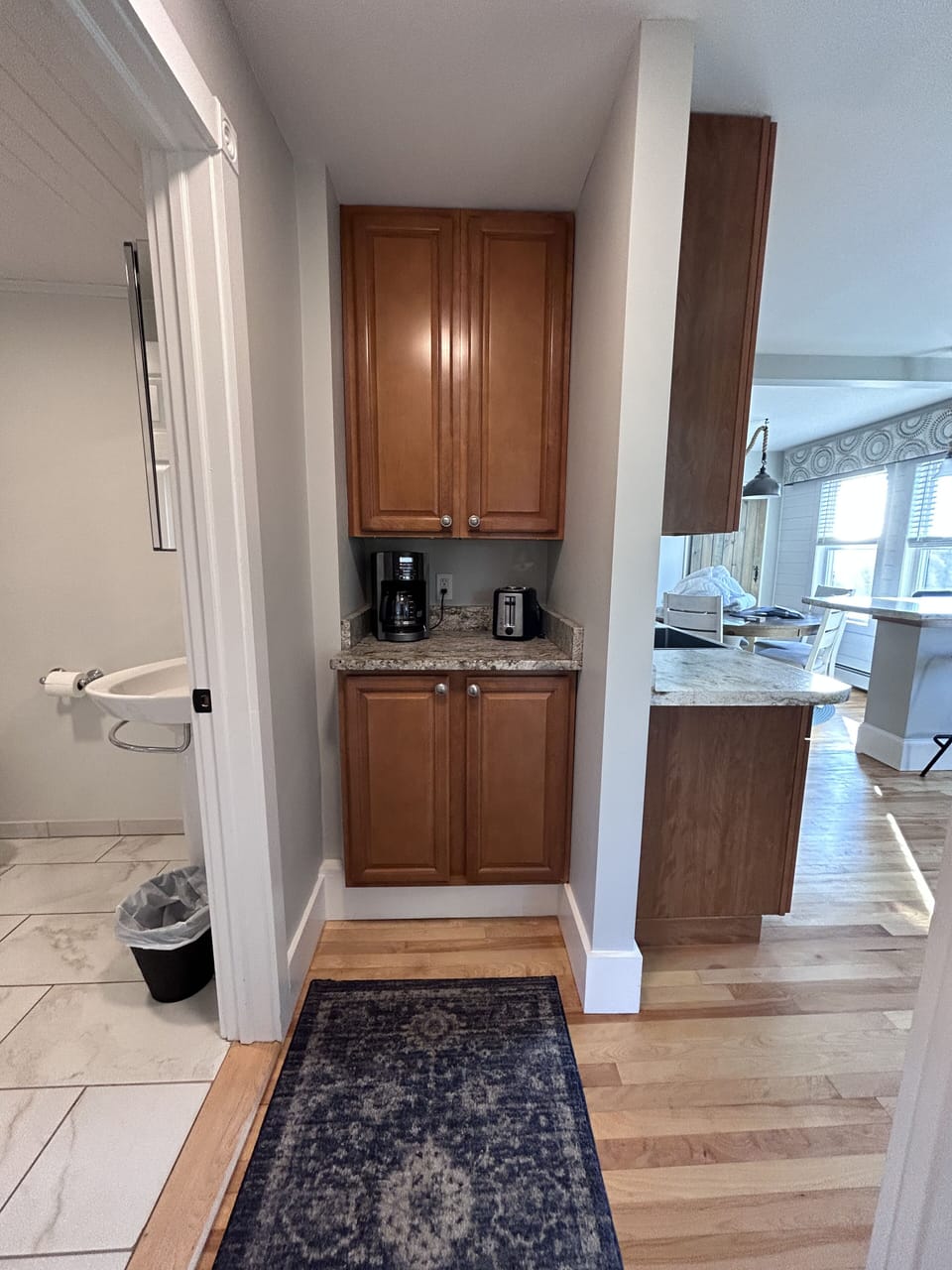 Centrally located in Portland, ME. Close to Back Bay, Eastern Prom, Rt. 295. Apartment in Portland