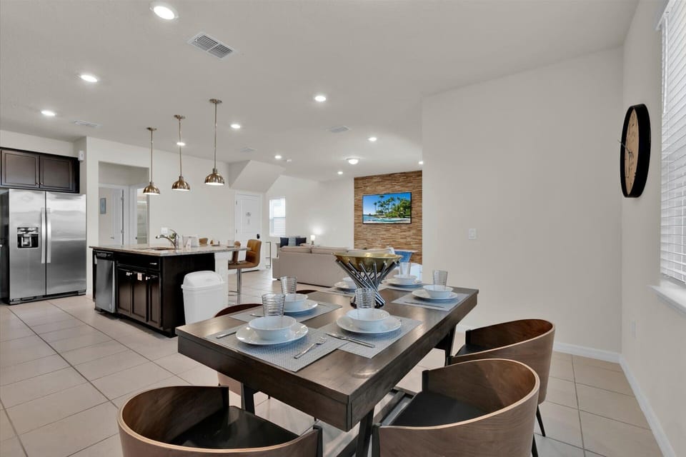Dining Room (Angle)