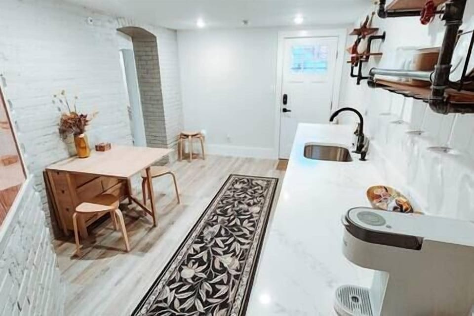 Private Kitchenette (2)