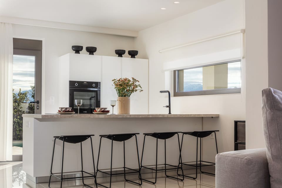 The kitchen offers all the necessary appliances and there is a coffee corner with Nespresso.