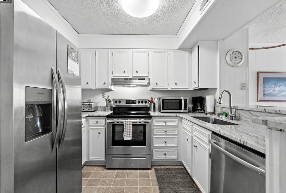 Fully Renovated Kitchen
