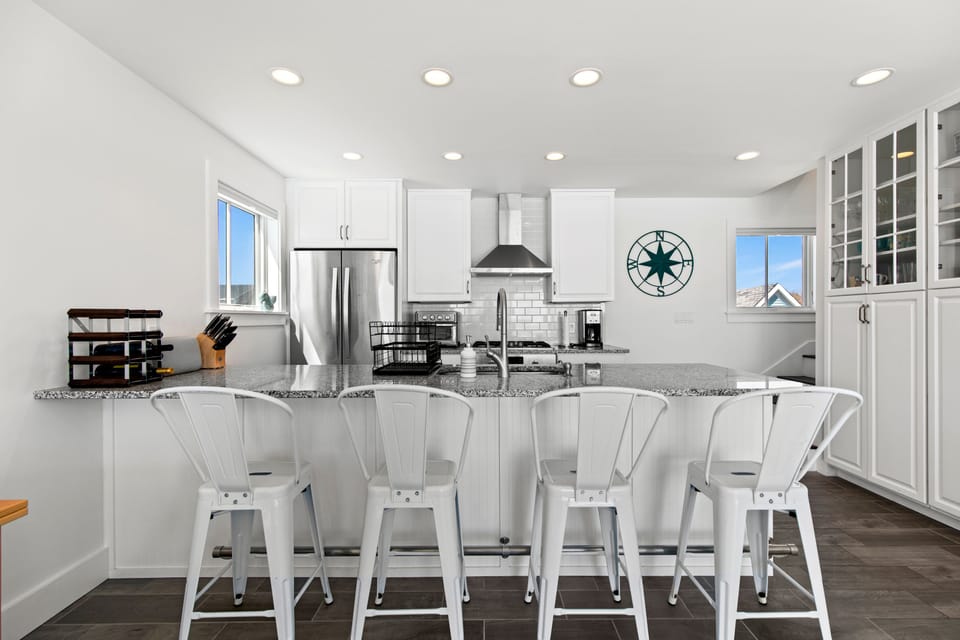 Kitchen island barstools for your late night chats!