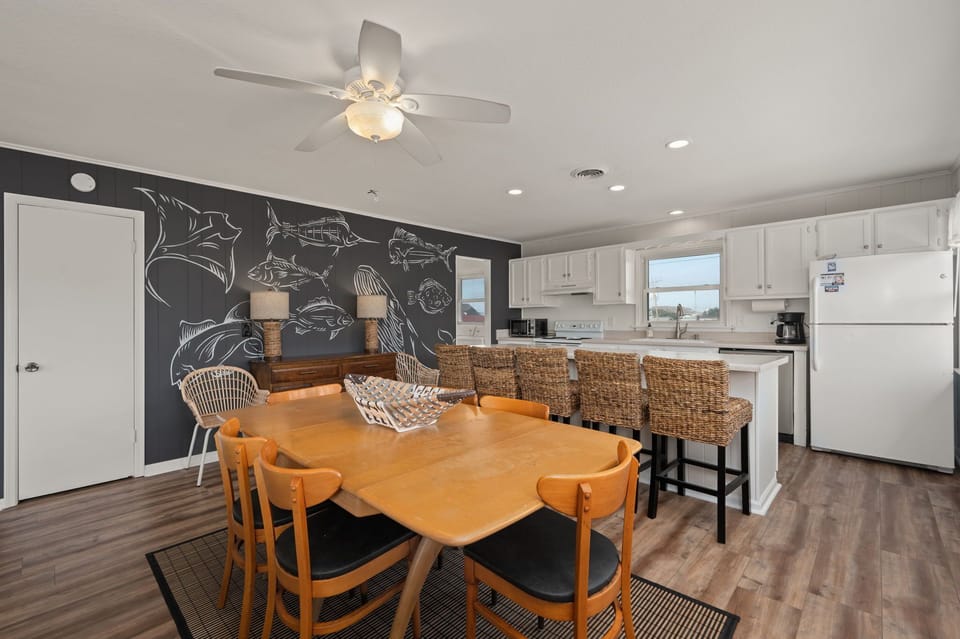 Dining & Kitchen