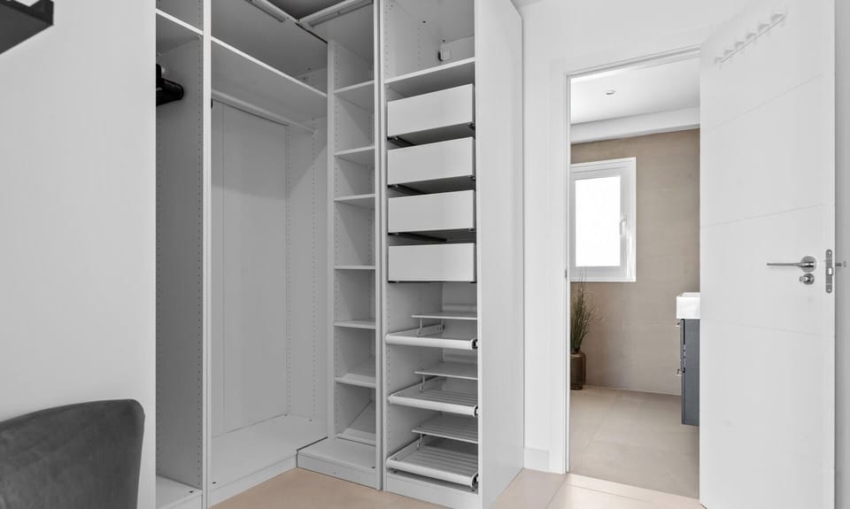 Walkin closet from the master