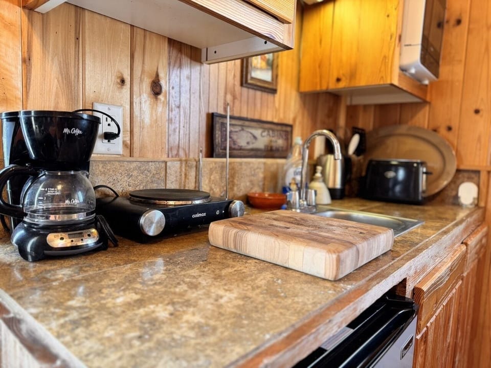 Your own mini kitchen to prepare meals before a day out exploring