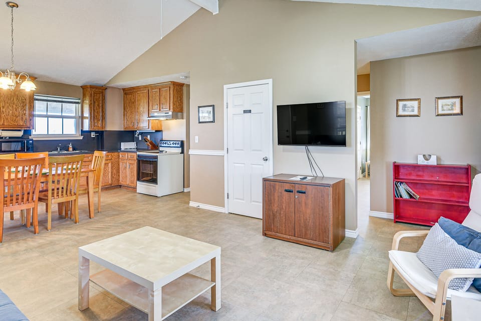 Living Room | Futon | Main Floor | Smart TV