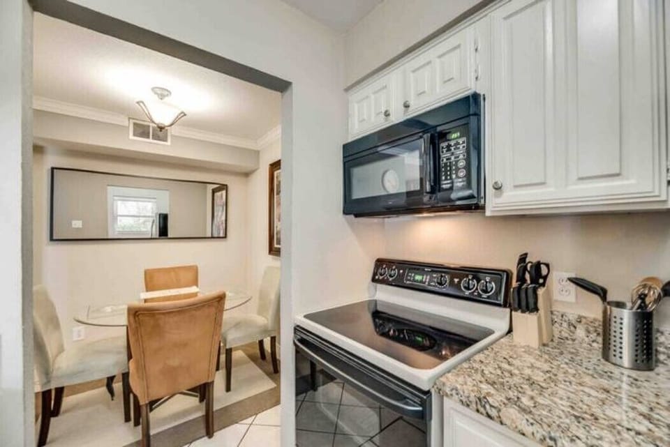 Dining/Kitchen